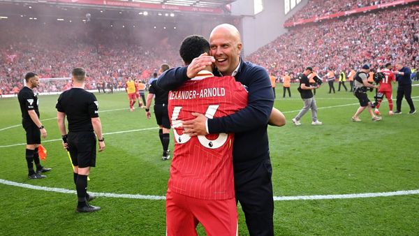 Slot Welcomes Alexander-Arnold Back to Anfield