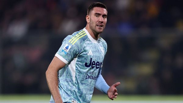 Vlahovic Happy to Stay at Juventus