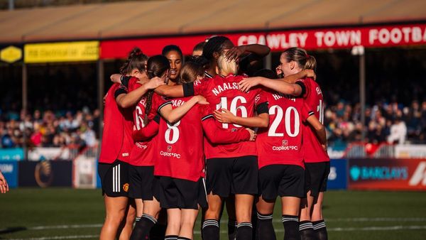 United and Arsenal Win; Liverpool Still Pointless