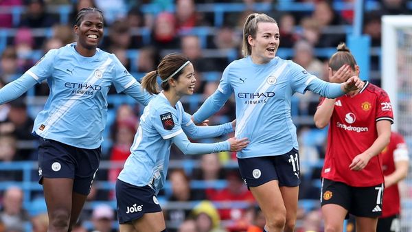 City Triumphs Over United in WSL Derby