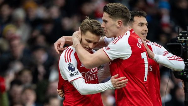 Arsenal reclaim summit after Brighton win