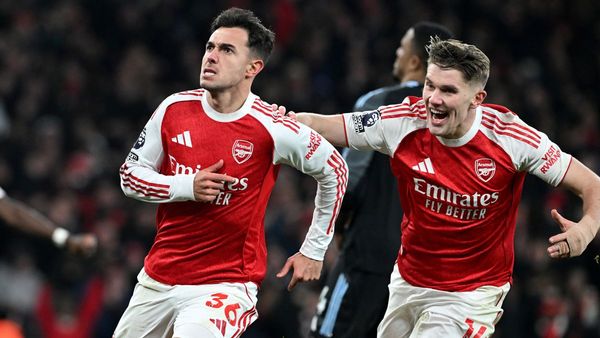 Arsenal 4-1 Villa to extend lead