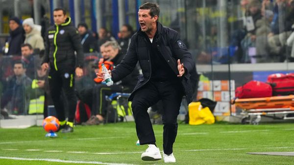 Chivu's Inter Triumphs Over Fabregas' Como