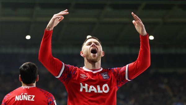 Ipswich Town stun Coventry at home