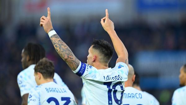 Chivu Supports Martinez After Key Goals