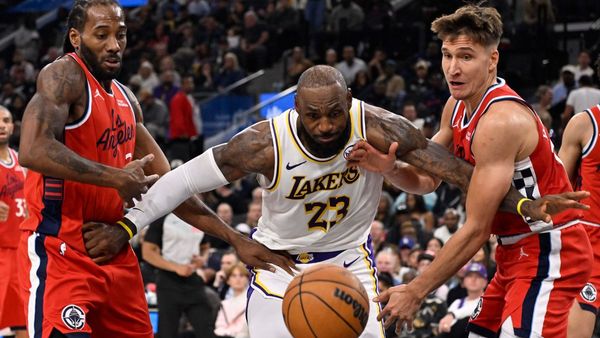 LeBron urges Lakers: next man up