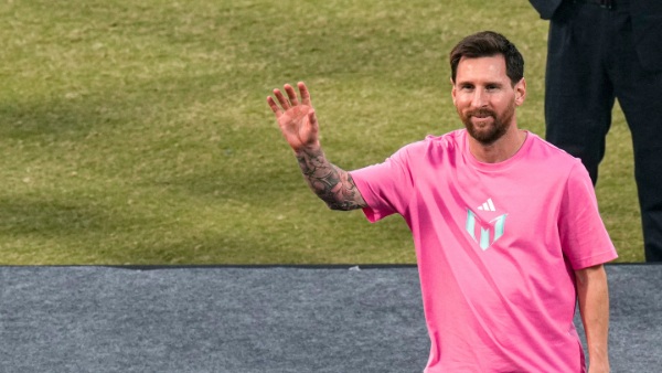 Year Ender 2025 Lionel Messi visits India after 14 years GOAT Tour remains a Success despite Kolkata Chaos