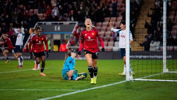 United Draws 3-3 with Tottenham in WSL