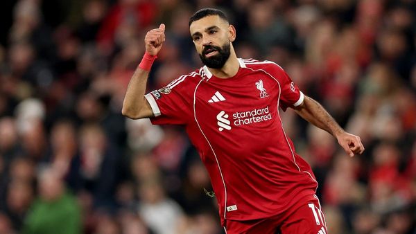 Carragher Urges Salah to Stay at Liverpool