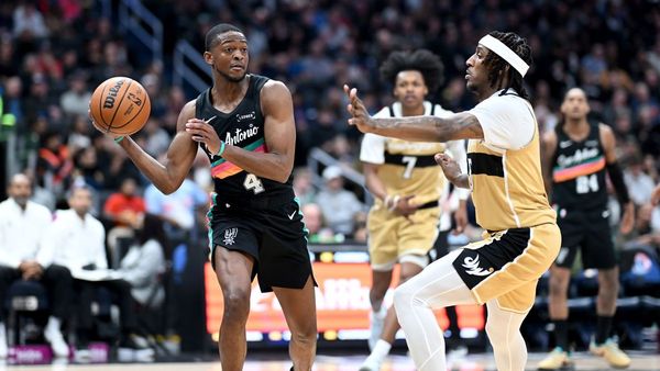 Spurs Knicks Wolves keep rolling