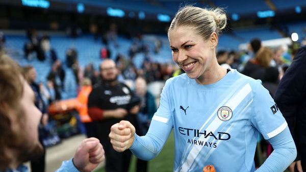 Knaak Signs Two-Year Extension with City