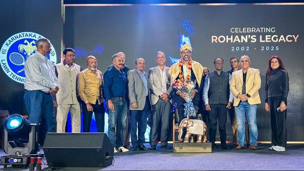 Rohan Bopanna honoured by KSLTA