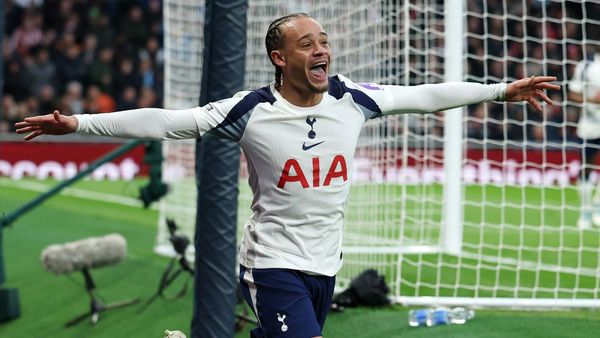 Tottenham Beats Brentford 2-0 with Simons' Impact