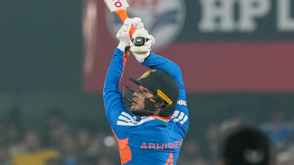 IND vs NZ 4th T20I India Rocked Early as Abhishek Sharma Suryakumar Yadav Depart Cheaply