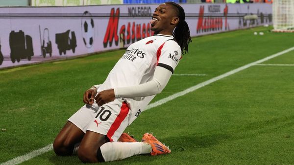 AC Milan win keeps them top of Serie A AC Milan win keeps them top of Serie A