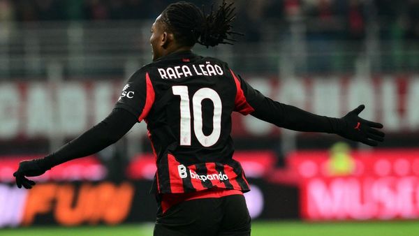 AC Milan Genoa draw after late Leao strike