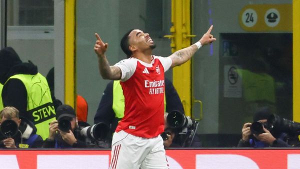 Arsenal seal last-16 spot as Jesus scores