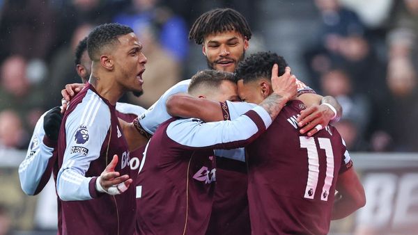 Aston Villa beat Newcastle 2-0 to stay pace
