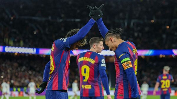 Barcelona Comeback Seals Last-16 Berth