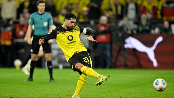 Dortmund win with stoppage-time penalty