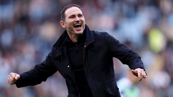 Coventry City beat Leicester to extend lead