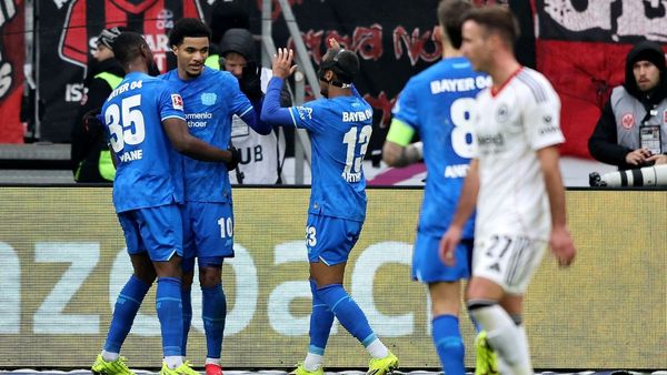 Eintracht Frankfurt slump as Leverkusen win 3-1