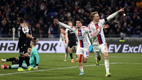 Europa League Lyon top as Roma reach last 16
