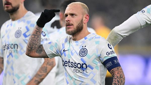 Inter beat Dortmund 2-0 but miss last 16