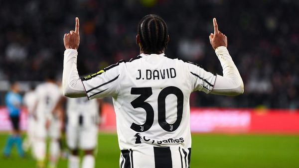 David praised as Juventus seek forward
