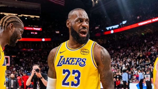 James record NBA All-Star starting streak ends