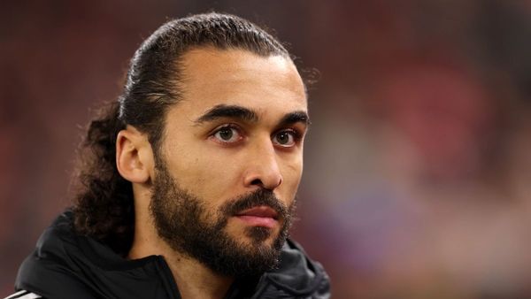 Leeds defend Calvert-Lewin bench decision