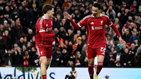Liverpool beat Barnsley 4-1 with late goals
