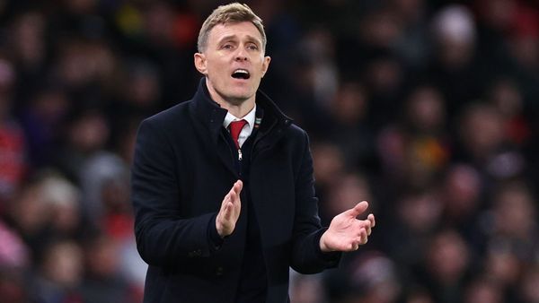 Man United eye Champions League spots