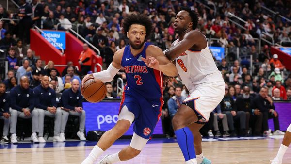 Pistons rout Knicks in East rematch