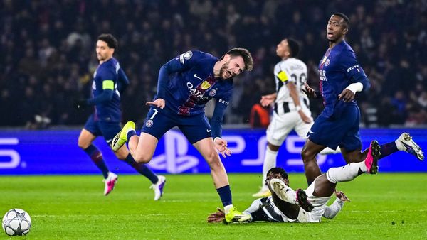 Kvaratskhelia injury fears for PSG