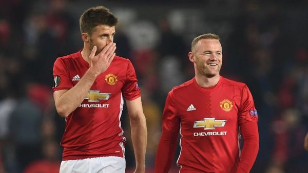 Rooney backs Carrick at United