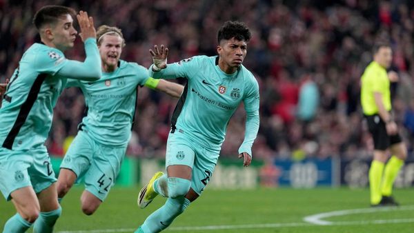 Sporting into Champions League Last 16 after comeback