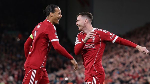 Van Dijk urges Robertson to stay