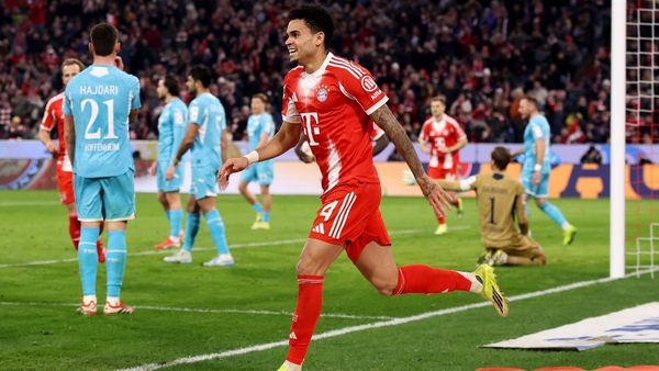 Bayern lead after Diaz hat-trick