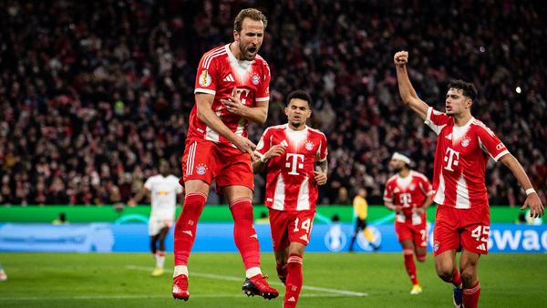 Bayern into DFB-Pokal semis after Kane Diaz Bayern into DFB-Pokal semis after Kane Diaz