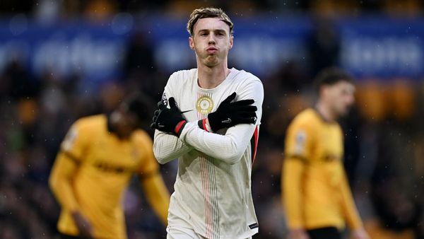 Chelsea hat-trick seals win at Wolves