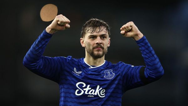 Everton Comeback Seals 2-1 at Fulham