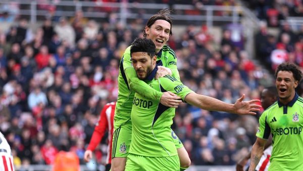 Fulham beat Sunderland 3-1 as Jimenez shines