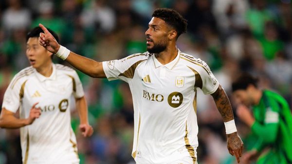 Bouanga hat-trick seals LAFC win