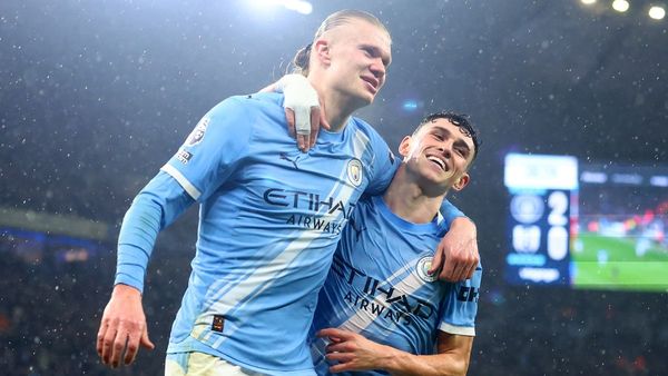 Man City thrash Fulham to push Arsenal Man City thrash Fulham to push Arsenal