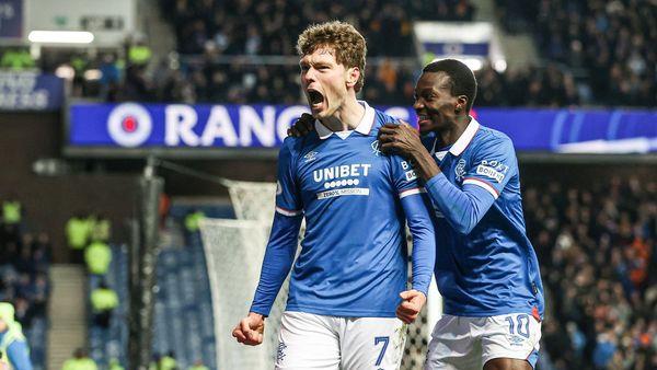 Rangers narrow gap in title race Rangers narrow gap in title race