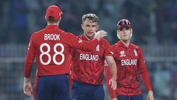 England reach Super 8s after Italy win