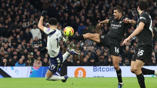 Tottenham draw with City as Solanke scores