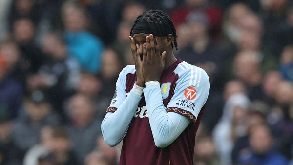 VAR call sparks Emery critique VAR call sparks Emery critique