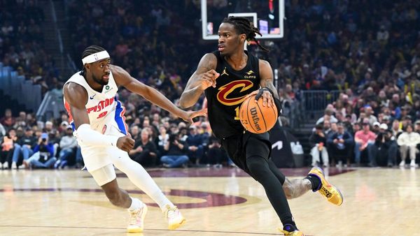Cavaliers top Pistons without Mitchell